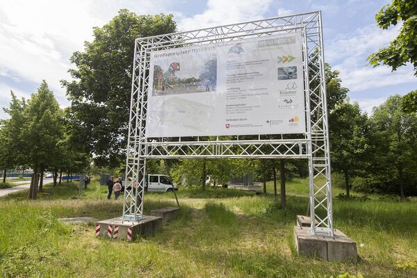 Baustellenschild Großspielplatz Hasepark.