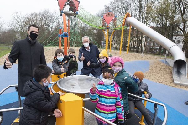 Eröffnung Großspielplatz Hasepark Karussell OSB SwaantjeHehmann.